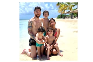 Messi, de vacaciones en el Caribe mientras se resuelve su situación