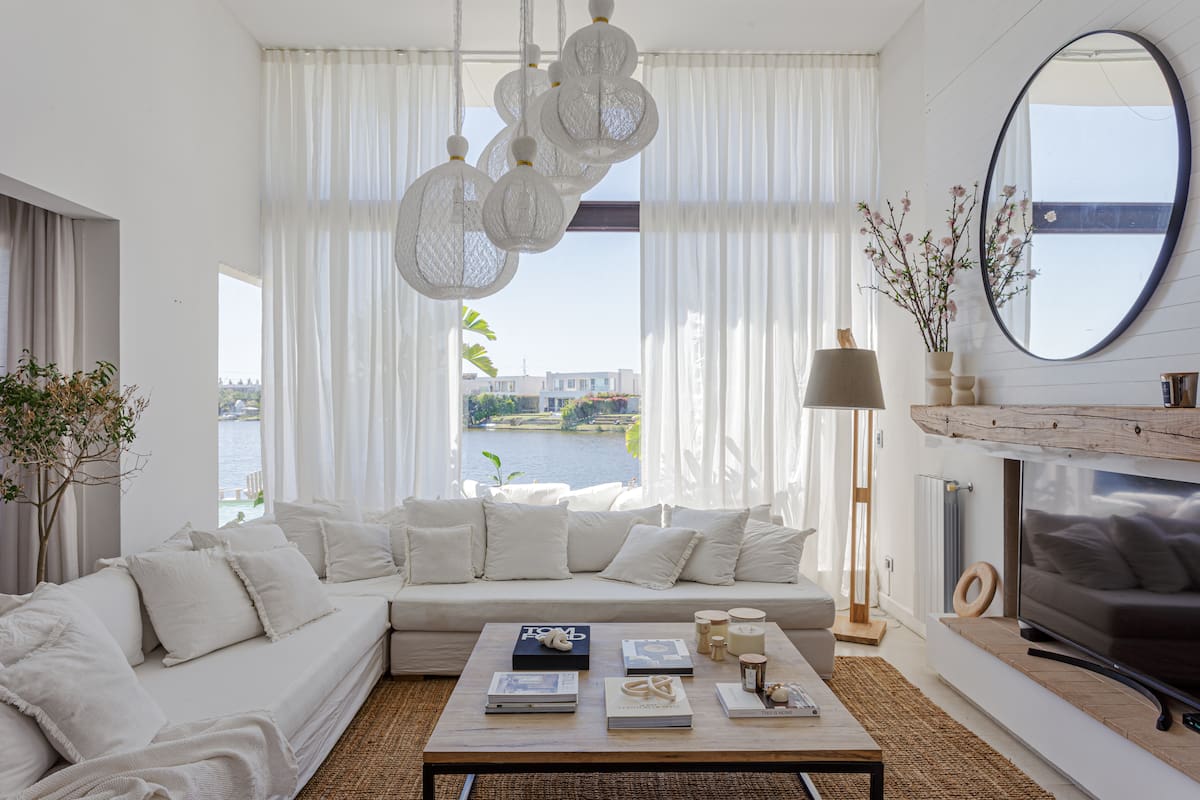 Mimbre, ratán y más: Cómo incluir muebles y objetos de fibras naturales en todos los ambientes