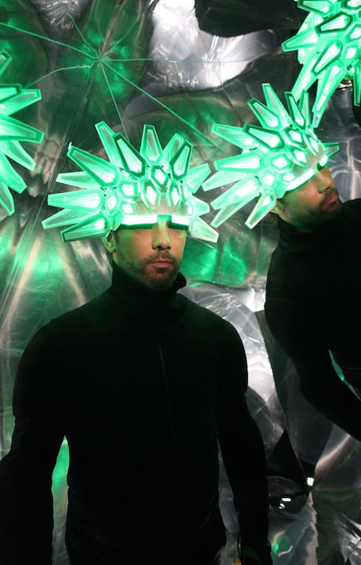Studio Waldemeyer, creadores de diseños de iluminación para estrellas de la música pop: “Una luz en movimiento hace que te sientas menos solo”