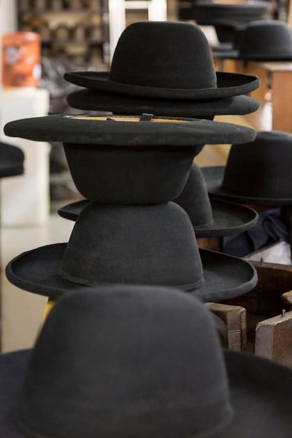 Maidana: el negocio familiar que produce sombreros a mano hace 108 años