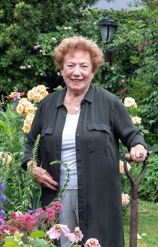 Después de jubilarse hizo de su hobby una manera de vivir y su jardín en Mar del Plata es la prueba