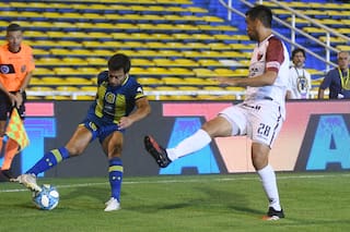 Colón quebró la mala racha frente a Central y se aleja de la zona de peligro