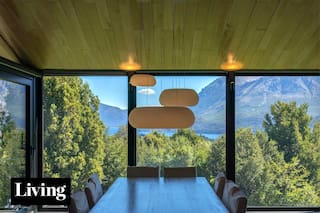 Una casa en Bariloche se eleva para ganar las mejores vistas del Lago Gutiérrez