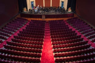 Con más de un siglo de vida, el Teatro Coliseo restaura su edificio