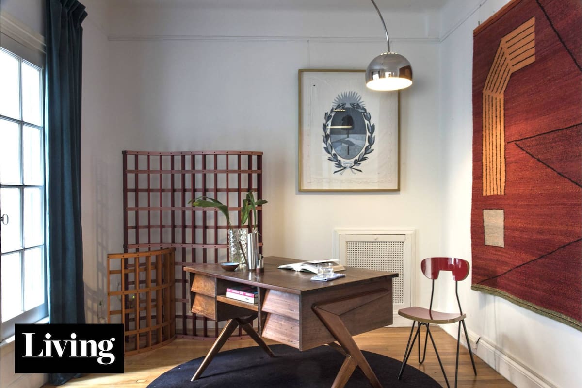 Un tres ambientes de estilo clásico en Palermo, con lo mejor del arte y el diseño argentino