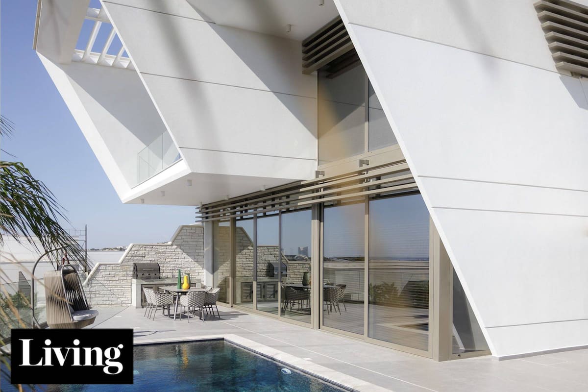 Con vista al Mediterráneo: monocromática y minimalista, la original elegancia de una casa de vacaciones en Chipre
