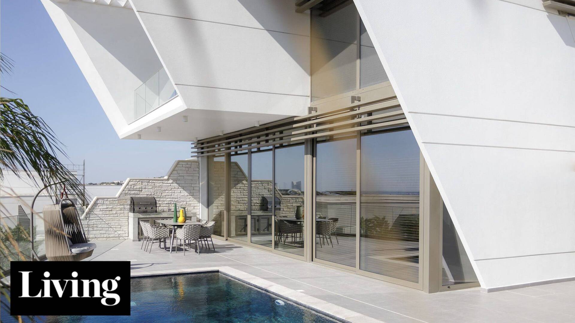 Con vista al Mediterráneo: monocromática y minimalista, la original elegancia de una casa de vacaciones en Chipre