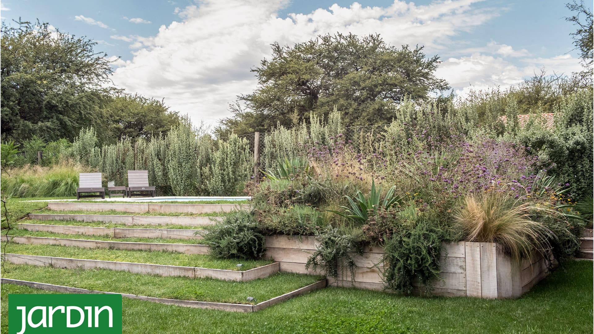Un jardín pampeano que respeta las ondulaciones del terreno y las especies que le dan identidad