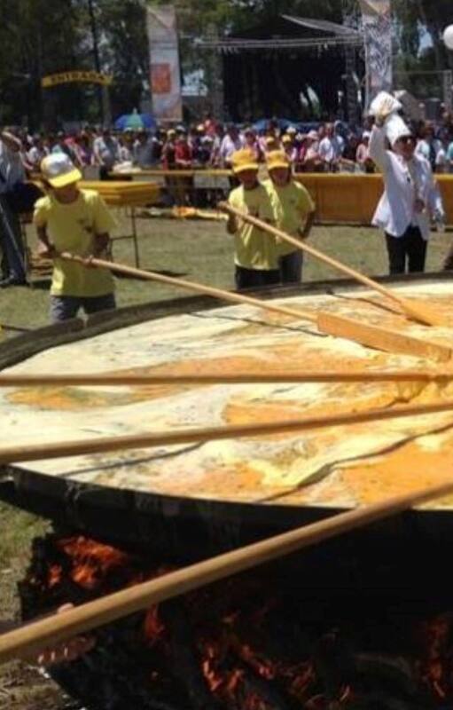 La peculiar Cofradía del Omelette, los bons-vivants importados de Francia
