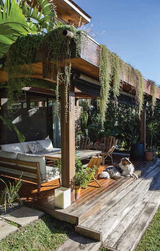 Una casa con gran personalidad, espíritu libre y una espectacular galería tropical