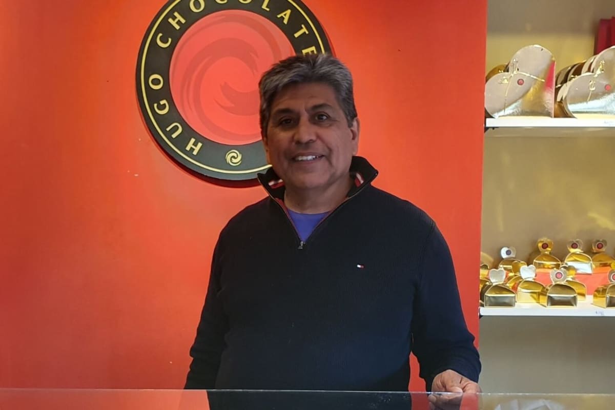 Hugo Sosa. El chocolatero que es furor en la costa, sus bombones y sus medialunas