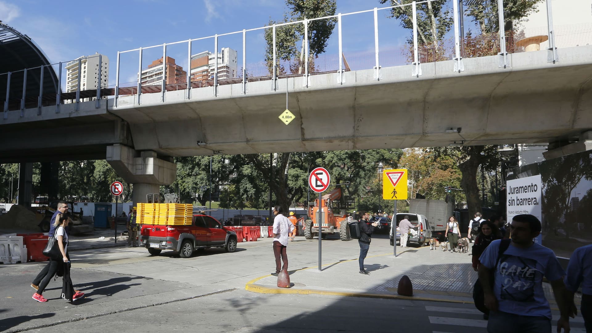 Viaducto del tren Mitre: reabrieron la calle Juramento sin barreras