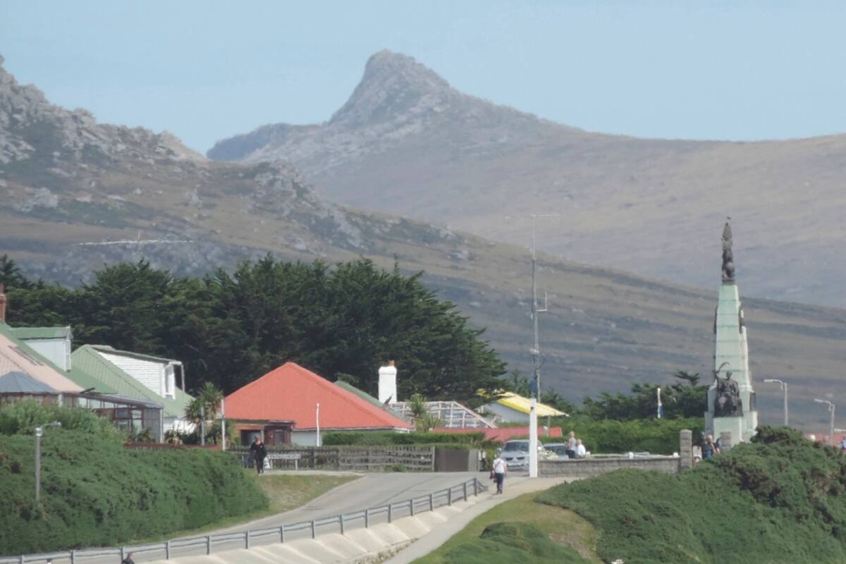 Guía básica para visitar Malvinas y viajar con los 5 sentidos