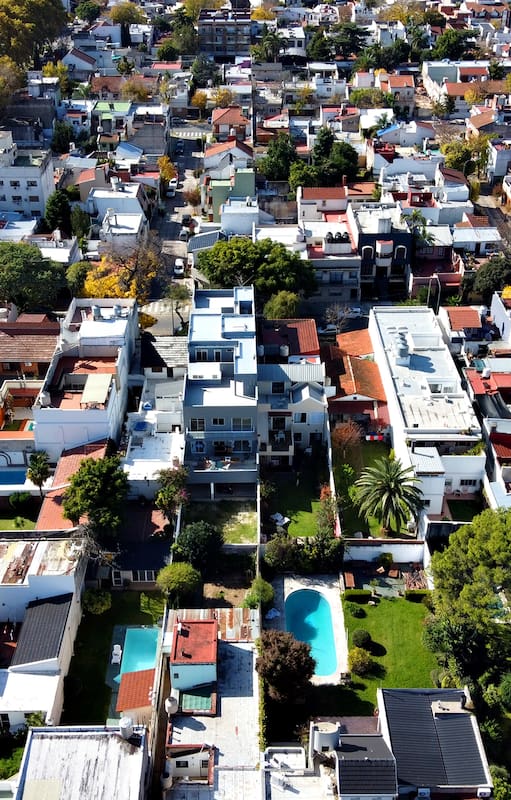 Pequeño y tranquilo: cómo se vive en el único barrio porteño al que no llegó el coronavirus