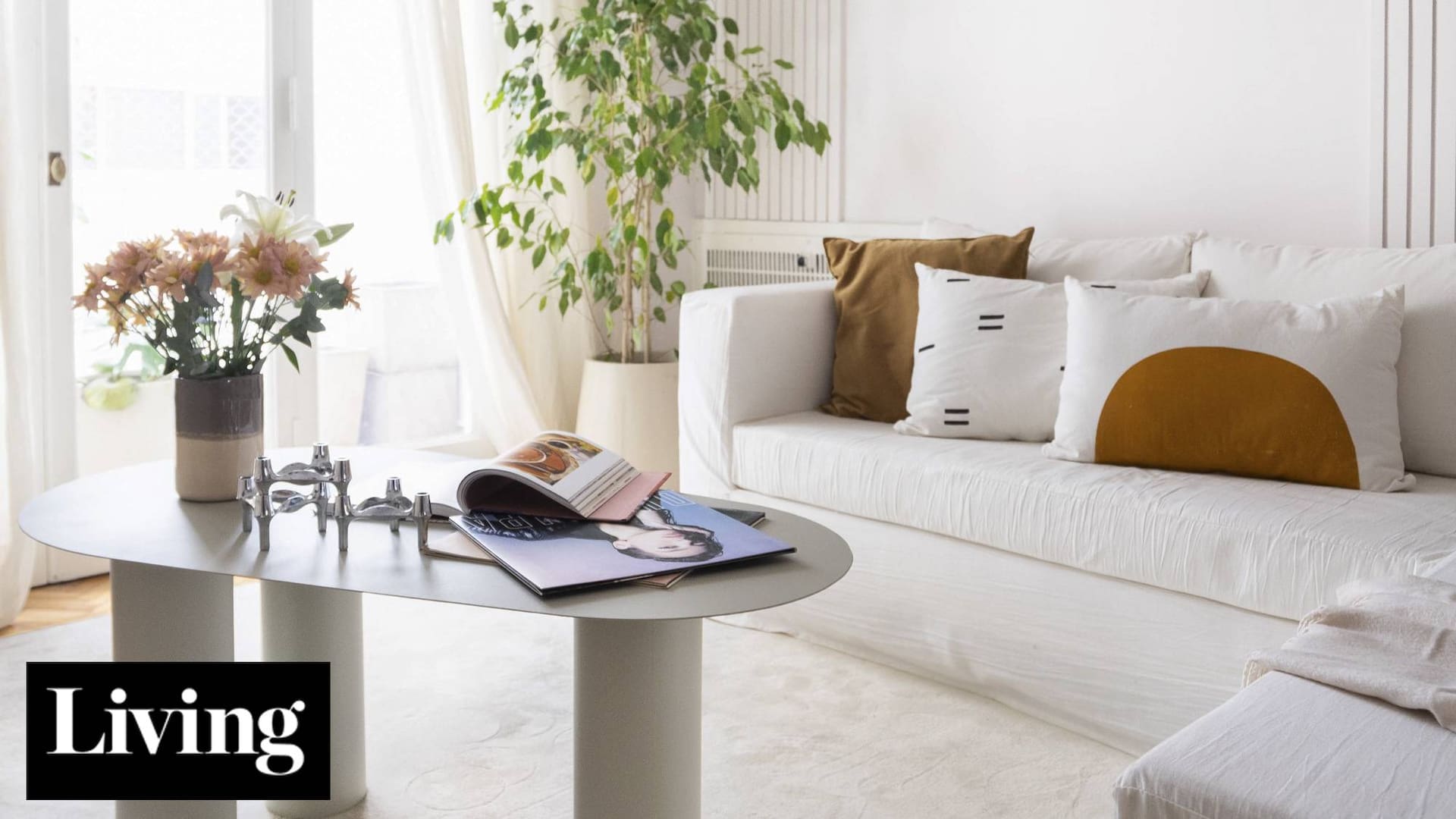 Antes y después: con diseño orgánico y plantas de interior, convirtieron su living-comedor sin vista en un espacio contemporáneo y natural