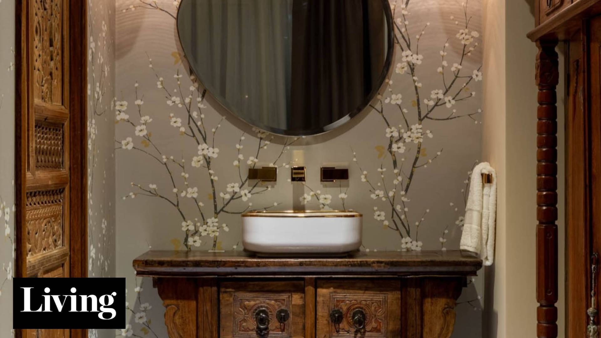 18 ejemplos de toilettes con empapelado