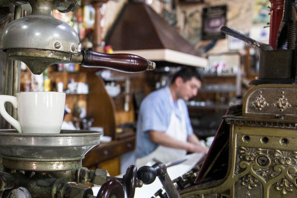 El histórico bar familiar de Villa Devoto que desde 1927 es punto de encuentro de vecinos y famosos
