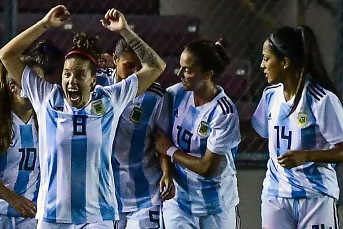 Fútbol femenino. Una historia de cien años que hasta ahora nadie había contado