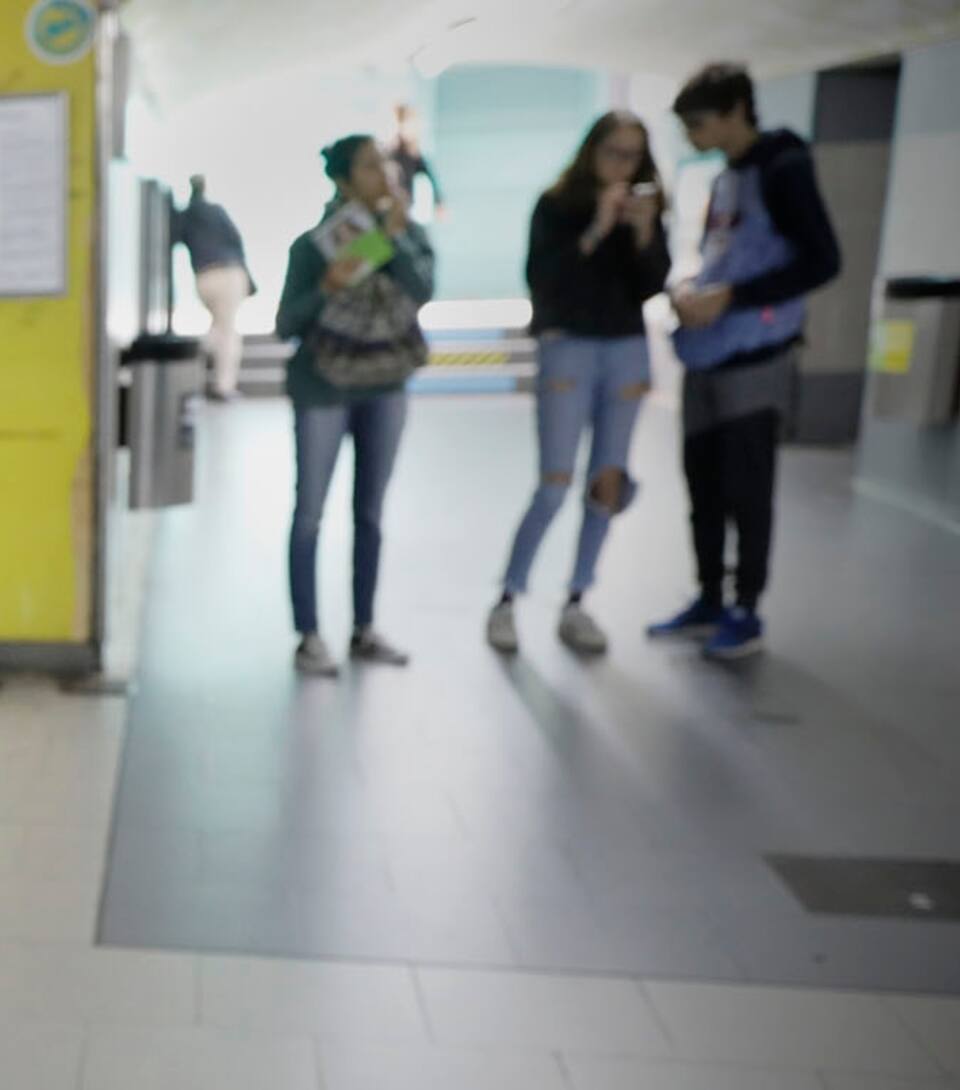 Papel y pantalla. Leer, un hábito persistente que se transforma con la época