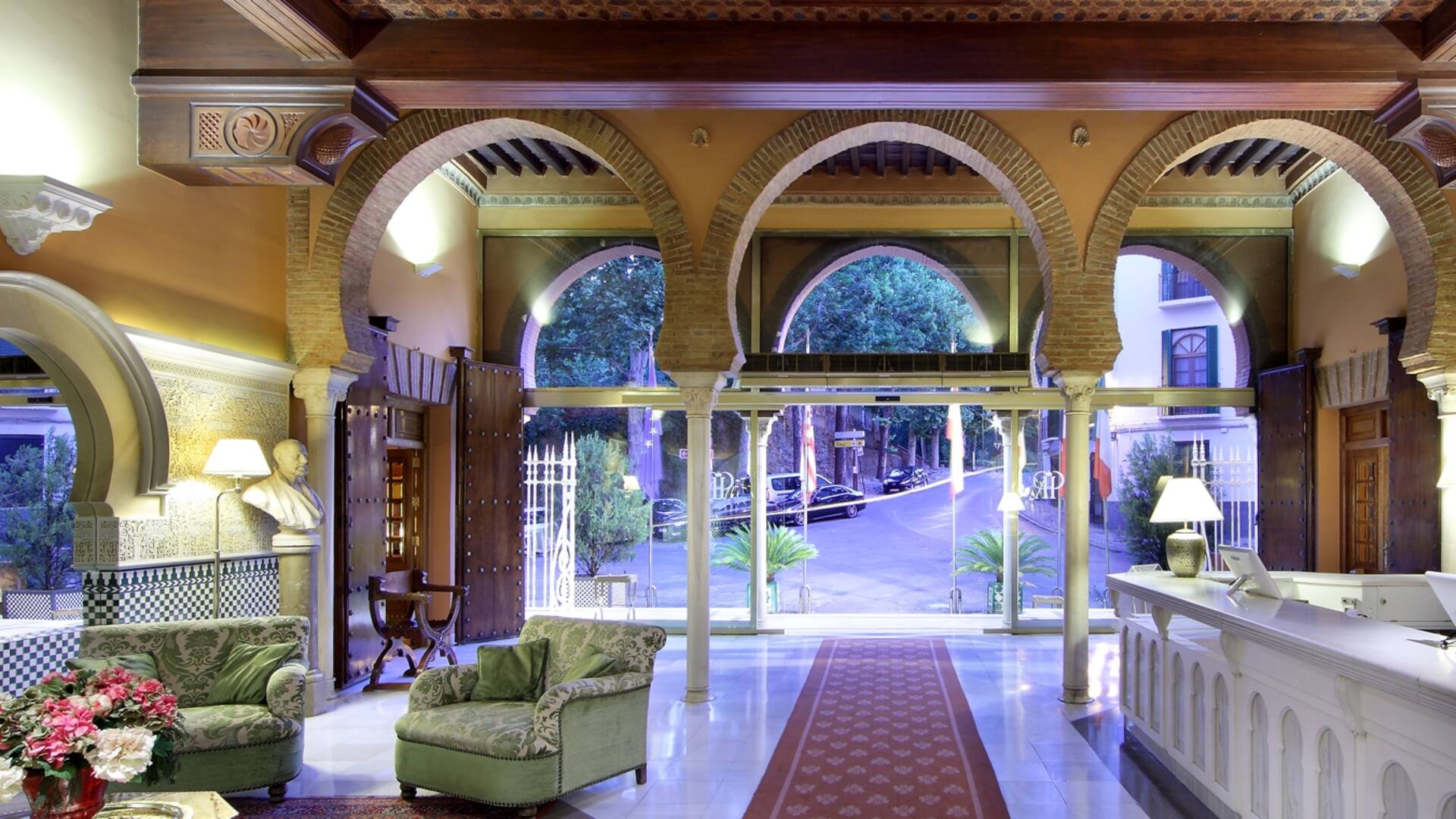 Alhambra Palace Hotel: 10 anécdotas que revelan el encanto del hotel español