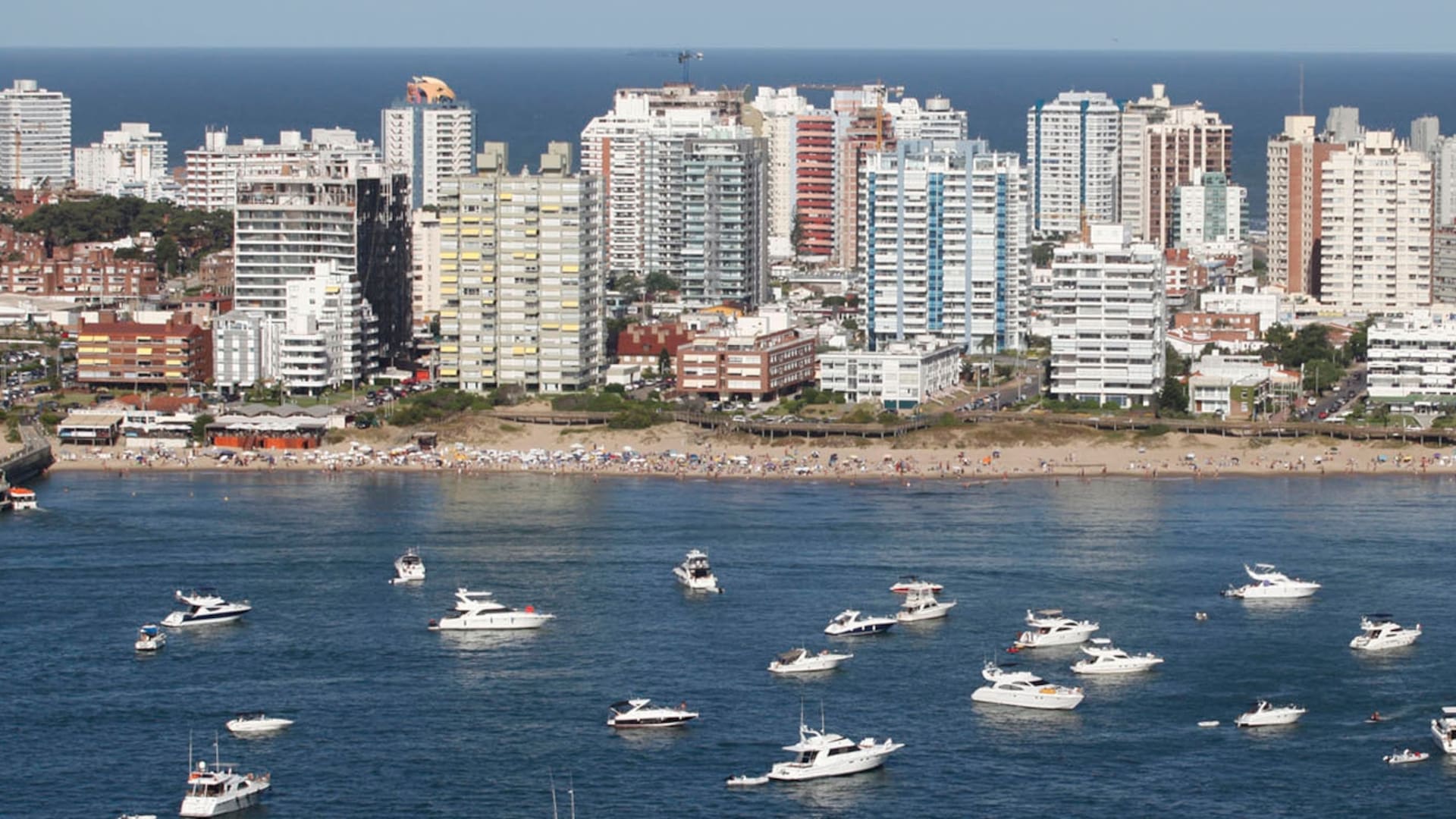 Mudarse a Uruguay, un plan de argentinos de alto poder adquisitivo