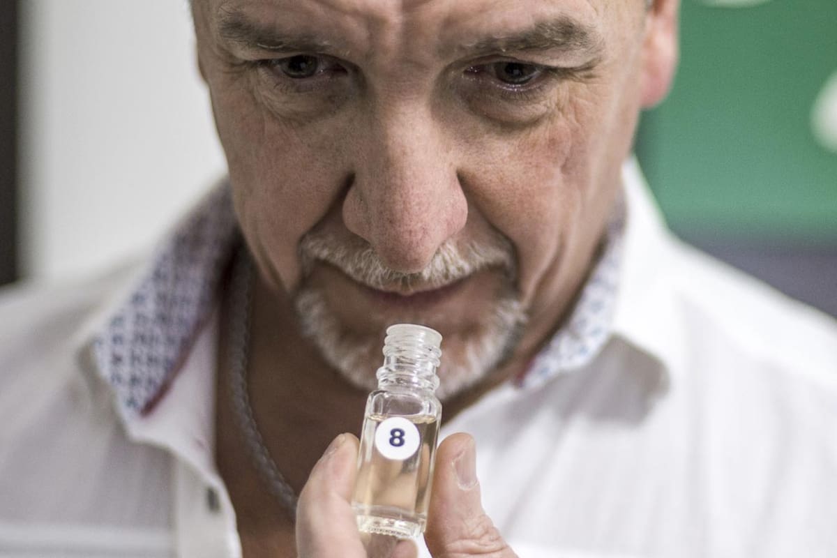 El argentino que viaja por el mundo como catador de agua