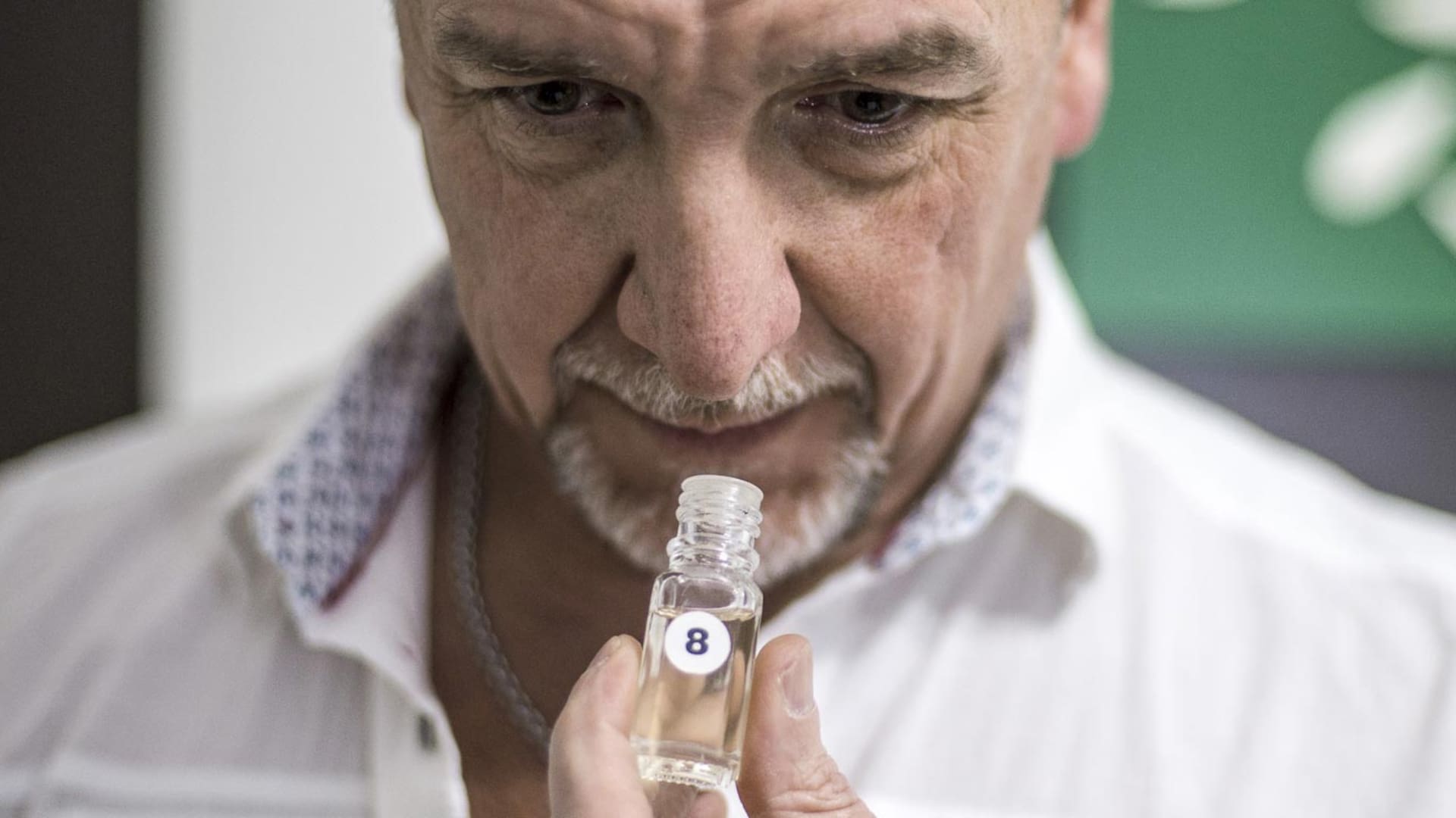 El argentino que viaja por el mundo como catador de agua
