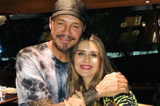 Tinelli se indignó porque su hija vistió a sus perros con la camiseta de boca