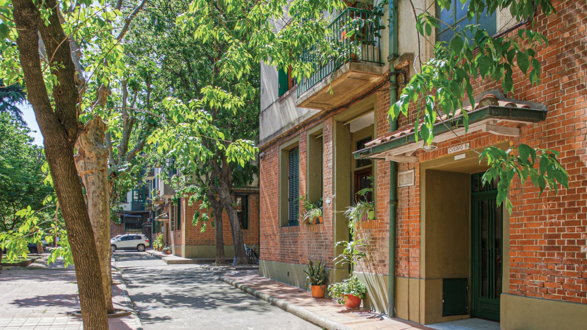 Barrio Parque Los Andes: Tres vecinos nos cuentan cómo es vivir en el mítico complejo de Chacarita.