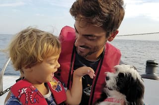 Vivir en un velero. Por qué decidimos adoptar a un perro