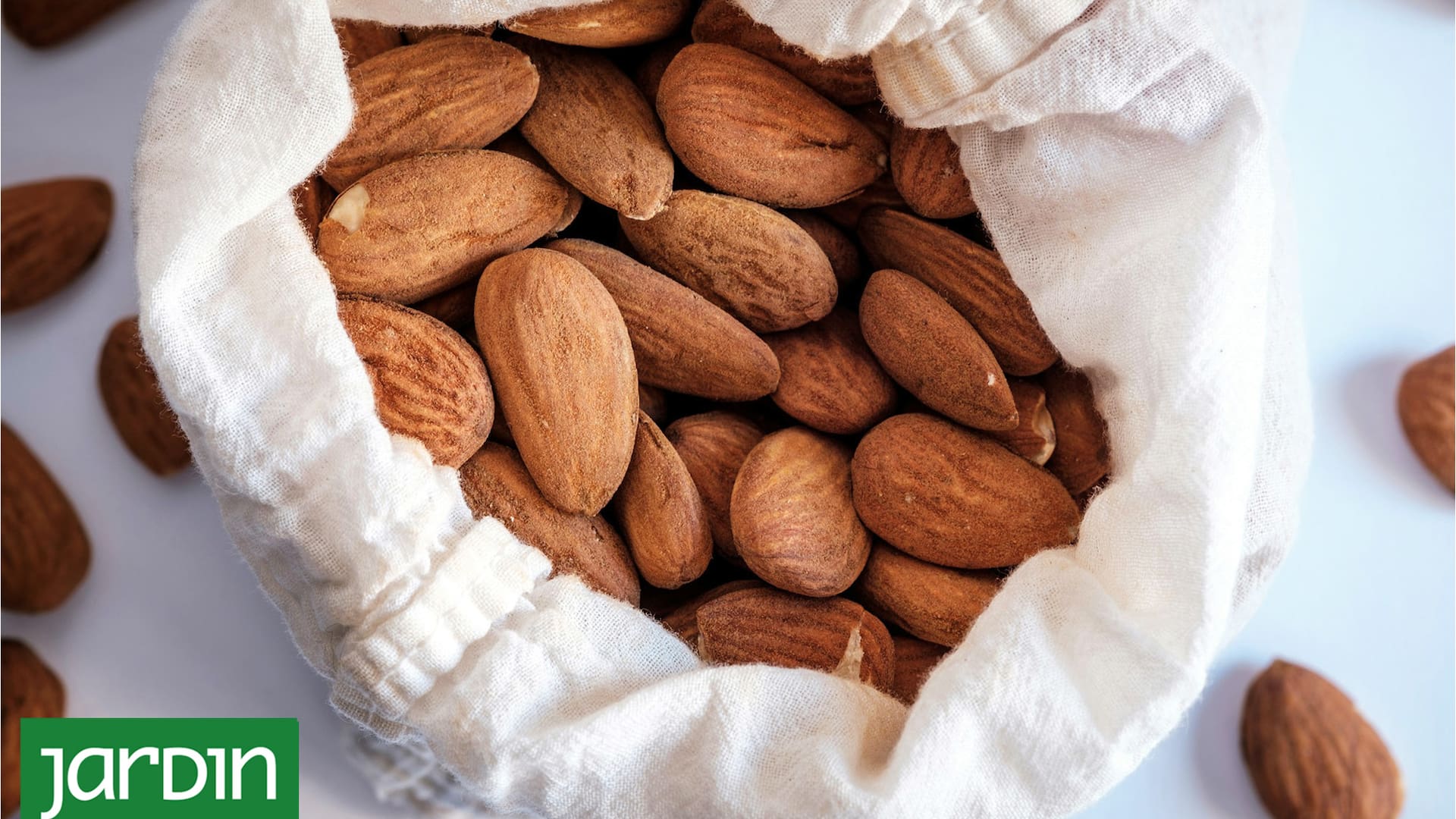 Comer almendras todos los días es esencial para tu corazón