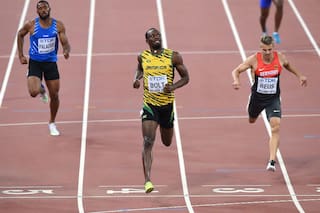Los 200 metros de Bolt: pasó a semifinales sin exigirse y terminó su serie con l
