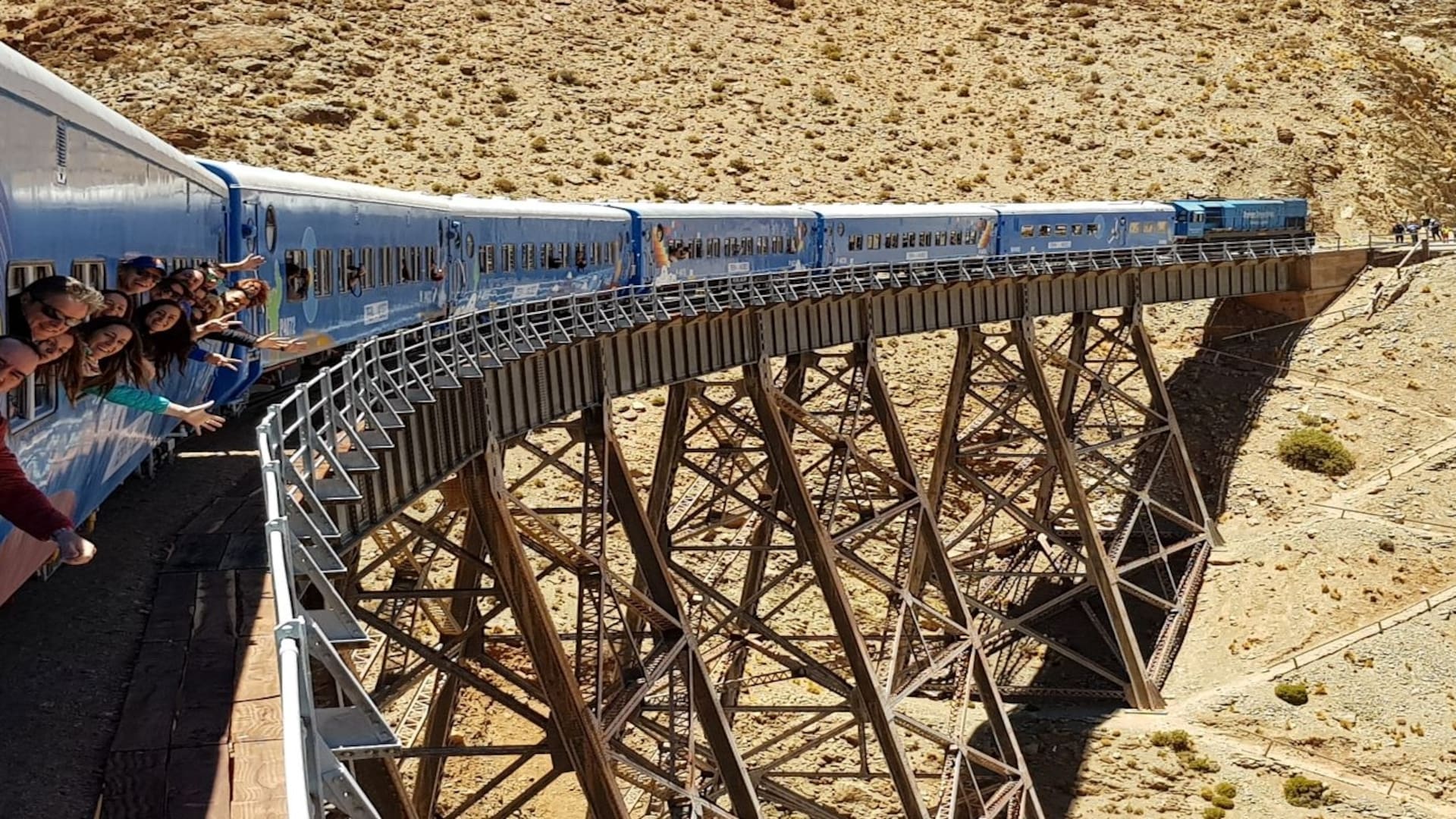 Tren a las Nubes: las curiosidades detrás de la colosal obra de ingeniería que duró 27 años