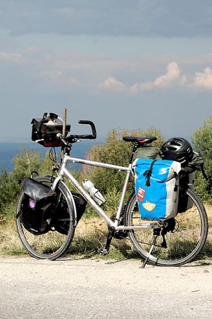 Cómo equiparte para hacer un viaje largo con la bici