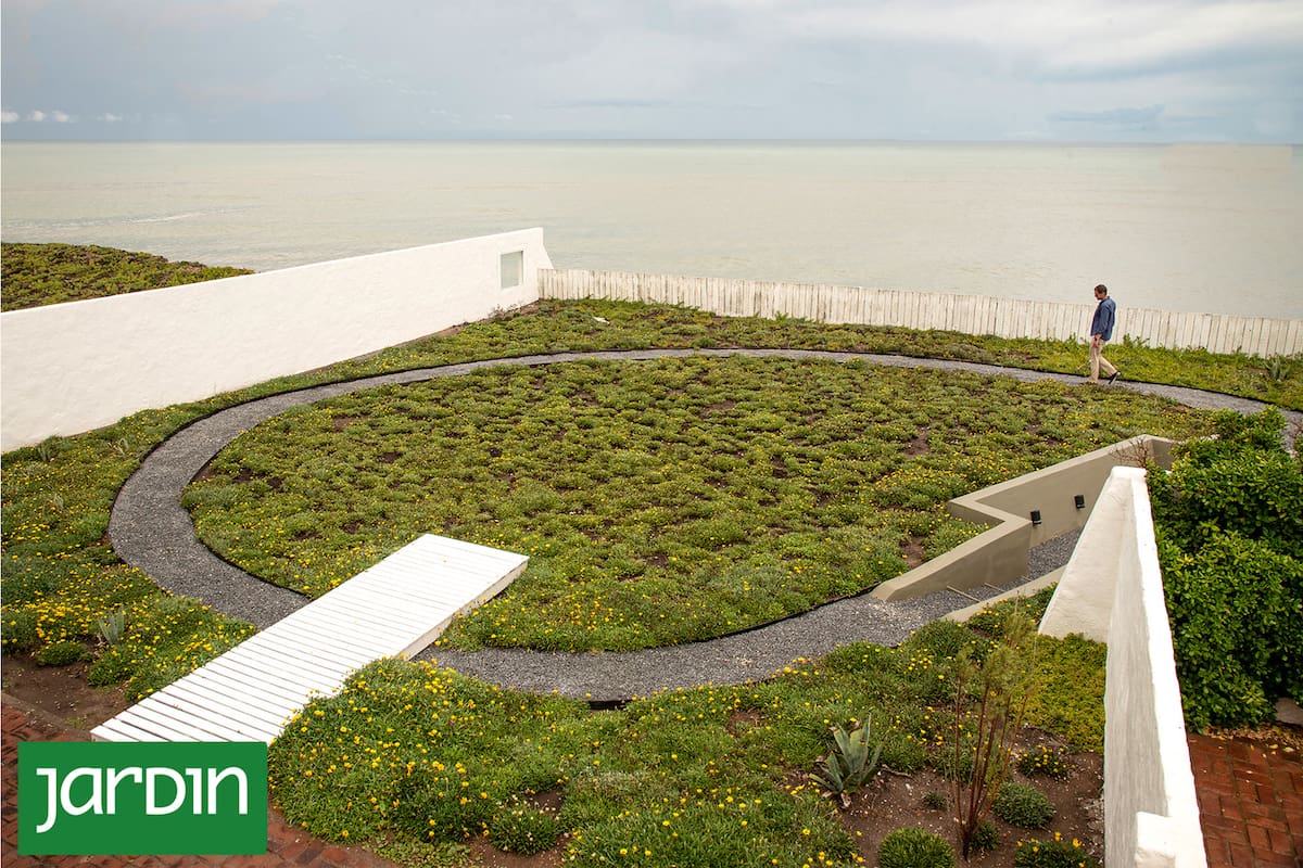 Un espectacular jardín marítimo en Necochea que se creó entre muchas personas y a lo largo de años