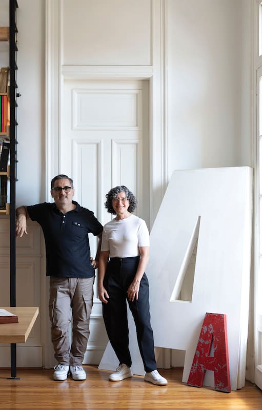 Reformando un departamento de 1900, dos diseñadores crearon un ámbito donde les resulta placentero vivir y trabajar
