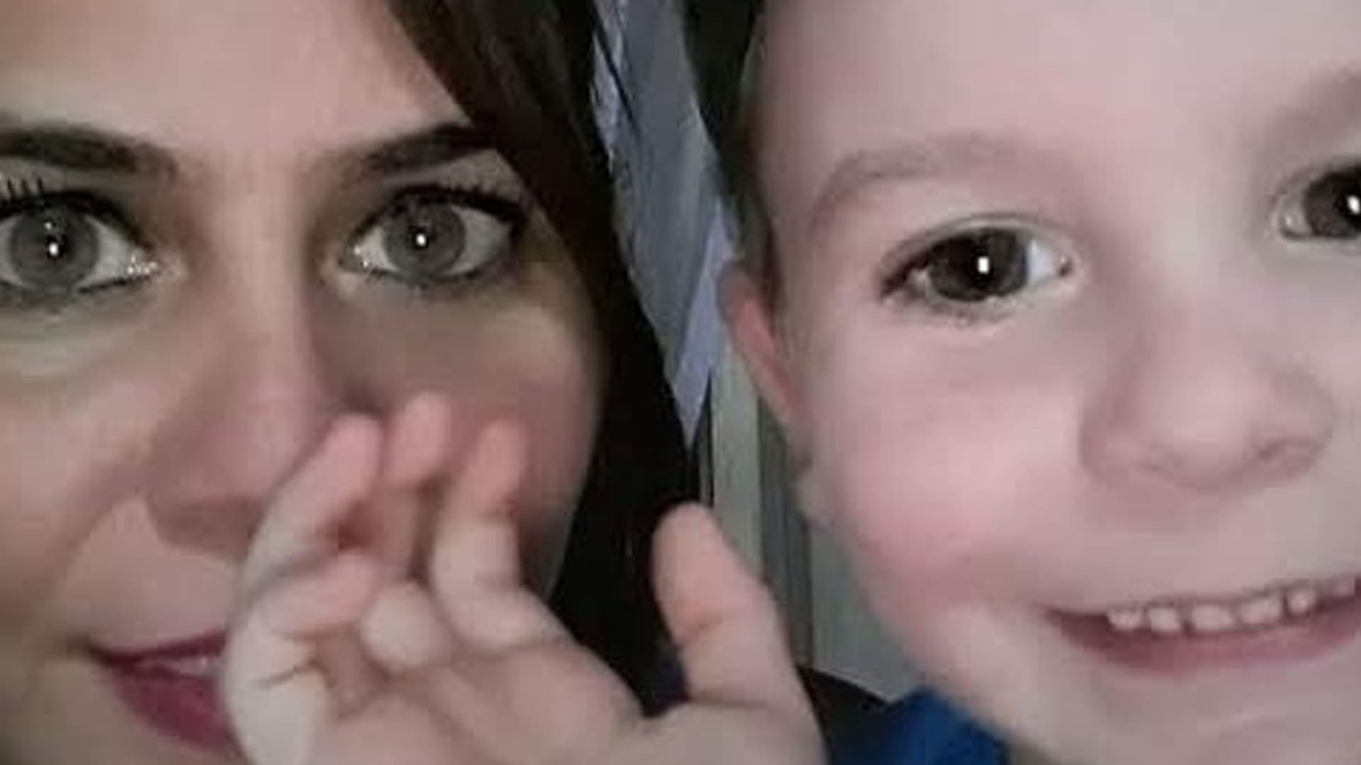 Vivir con hipoacusia. "De bebé solo se calmaba cuando lo alzaba en mis brazos"