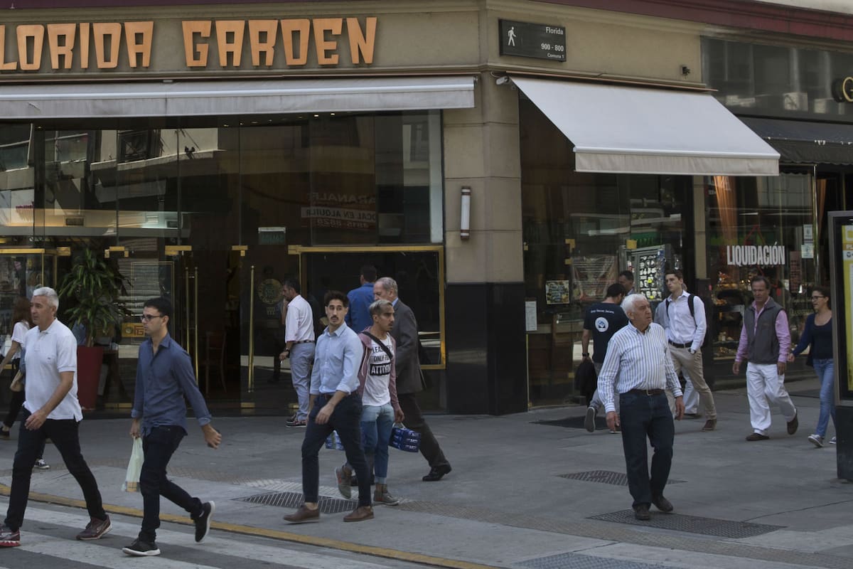 Confitería Florida Garden: un micromundo que conserva el ambiente de la década del 60