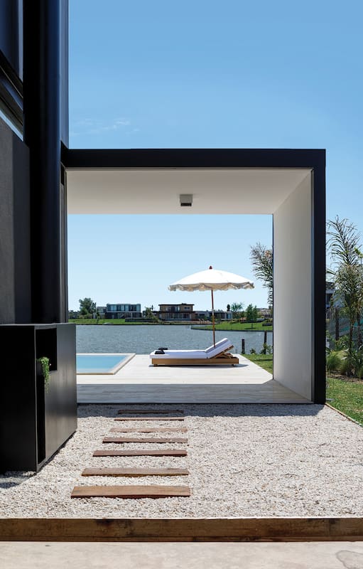 Construyeron una casa de fin de semana que terminó superando sus expectativas