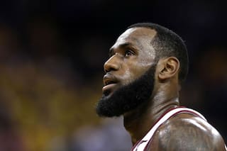LeBron James y la máquina de hacer dinero: ganará 105.479 dólares por día