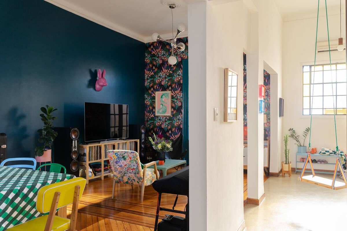 Cómo usar rosa, azul y amarillo: Ideas para copiar en un recorrido por la colorida casa de Bárbara Duhau