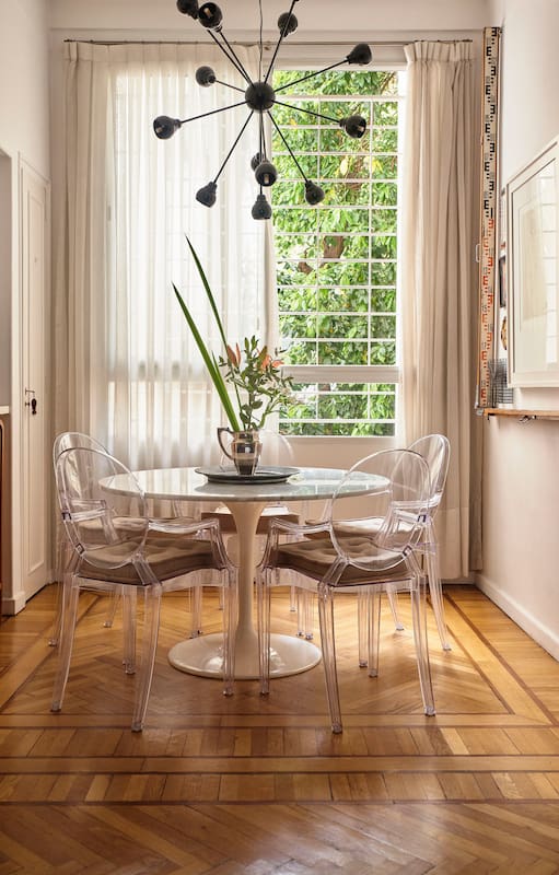 Por qué la mesa Tulip es uno de los objetos más usados en decoración