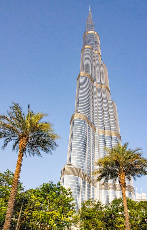 Burj Khalifa, la la torre más alta del mundo se encuentra en Dubái y se inspiró en una flor