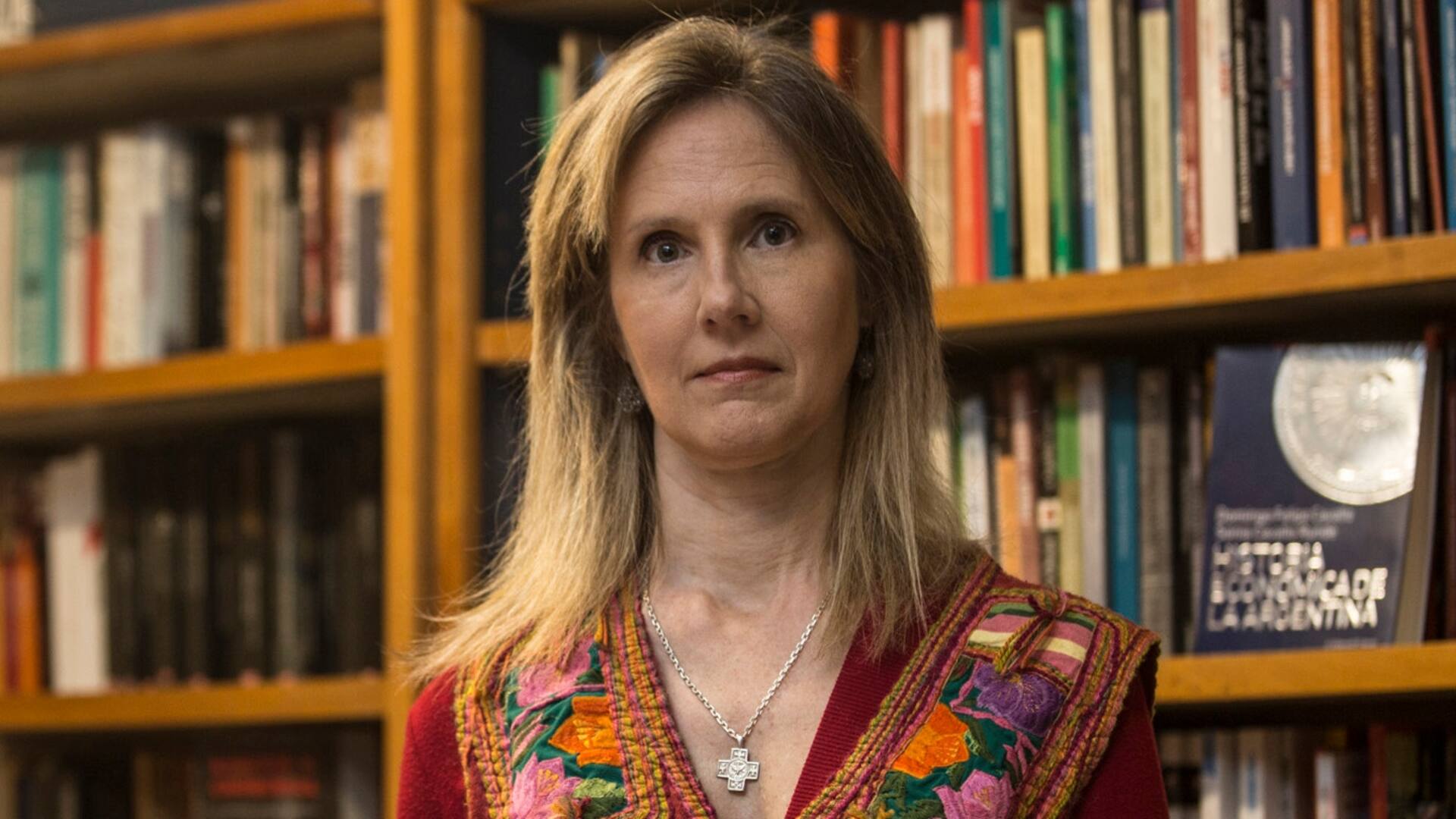 Vivir con Parkinson desde los 35: la experiencia de sentirse “extranjera” en su propio cuerpo