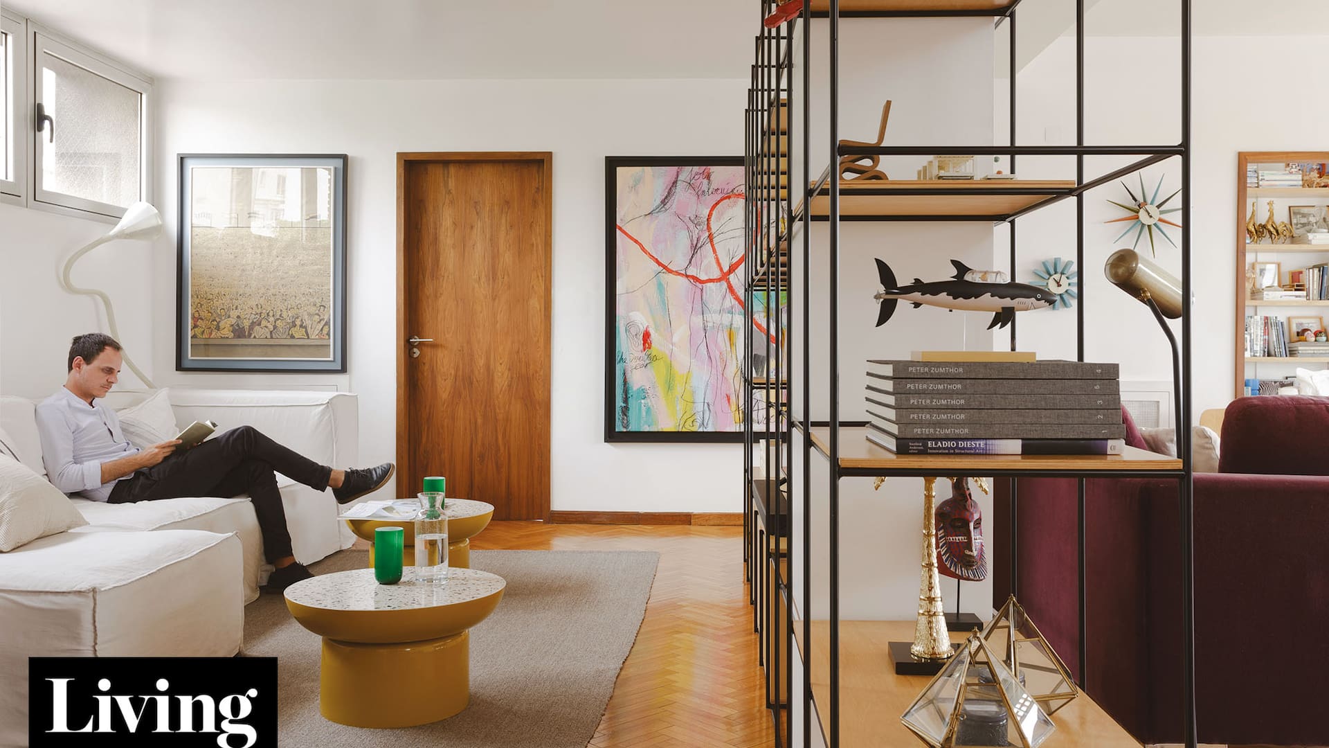 En Recoleta: Una pareja de arquitectos se mudó un edficio diseñado por Mario Roberto Álvarez y recuperó las virtudes del proyecto original
