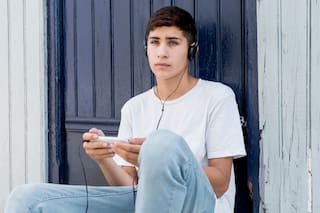 Sea cool, use auriculares con cable