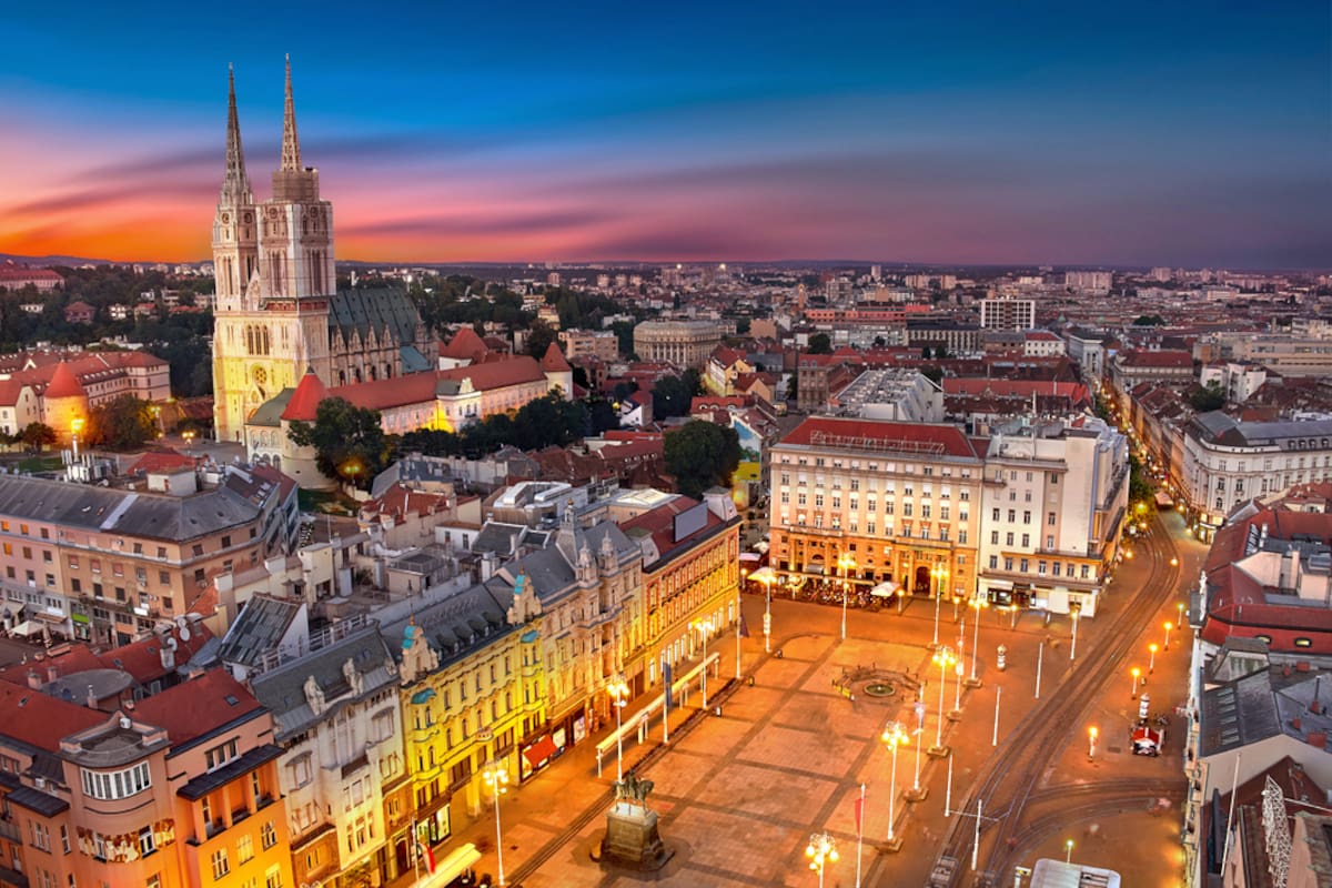 La plaza principal de Zagreb, en la ciudad Baja, a pasos de la catedral de la Asunción de María