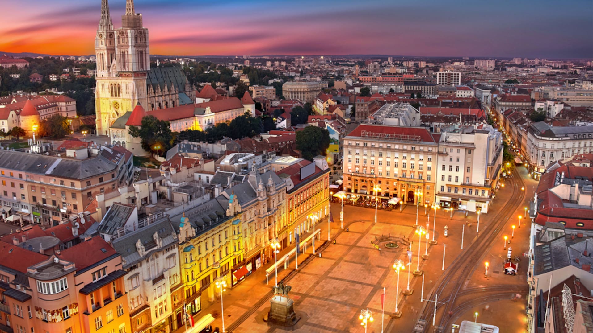 La plaza principal de Zagreb, en la ciudad Baja, a pasos de la catedral de la Asunción de María