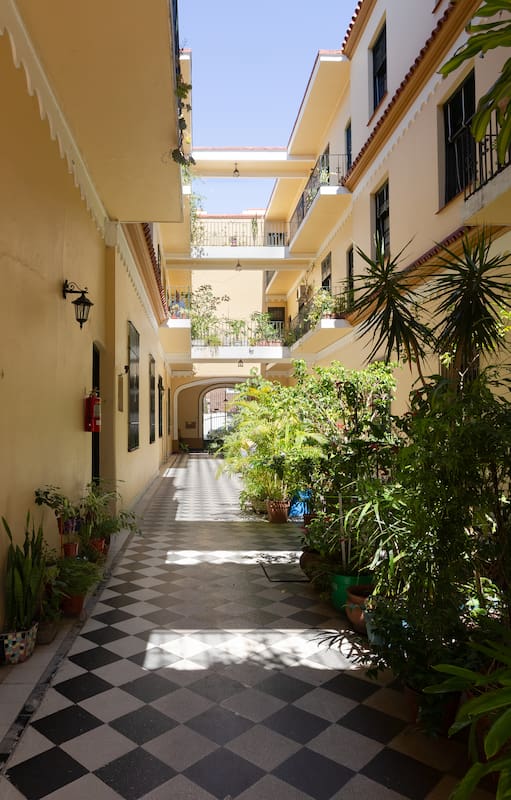 Así recuperó su espíritu un departamento de 1927 en un pasaje patrimonial de Belgrano