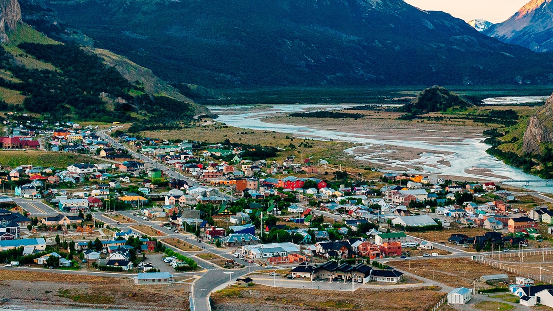 Buscan conectar con fibra óptica a El Chaltén